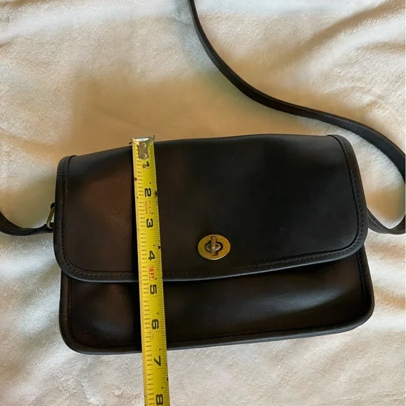 Genuine Vintage COACH Leather Purse - Picture 11 of 15